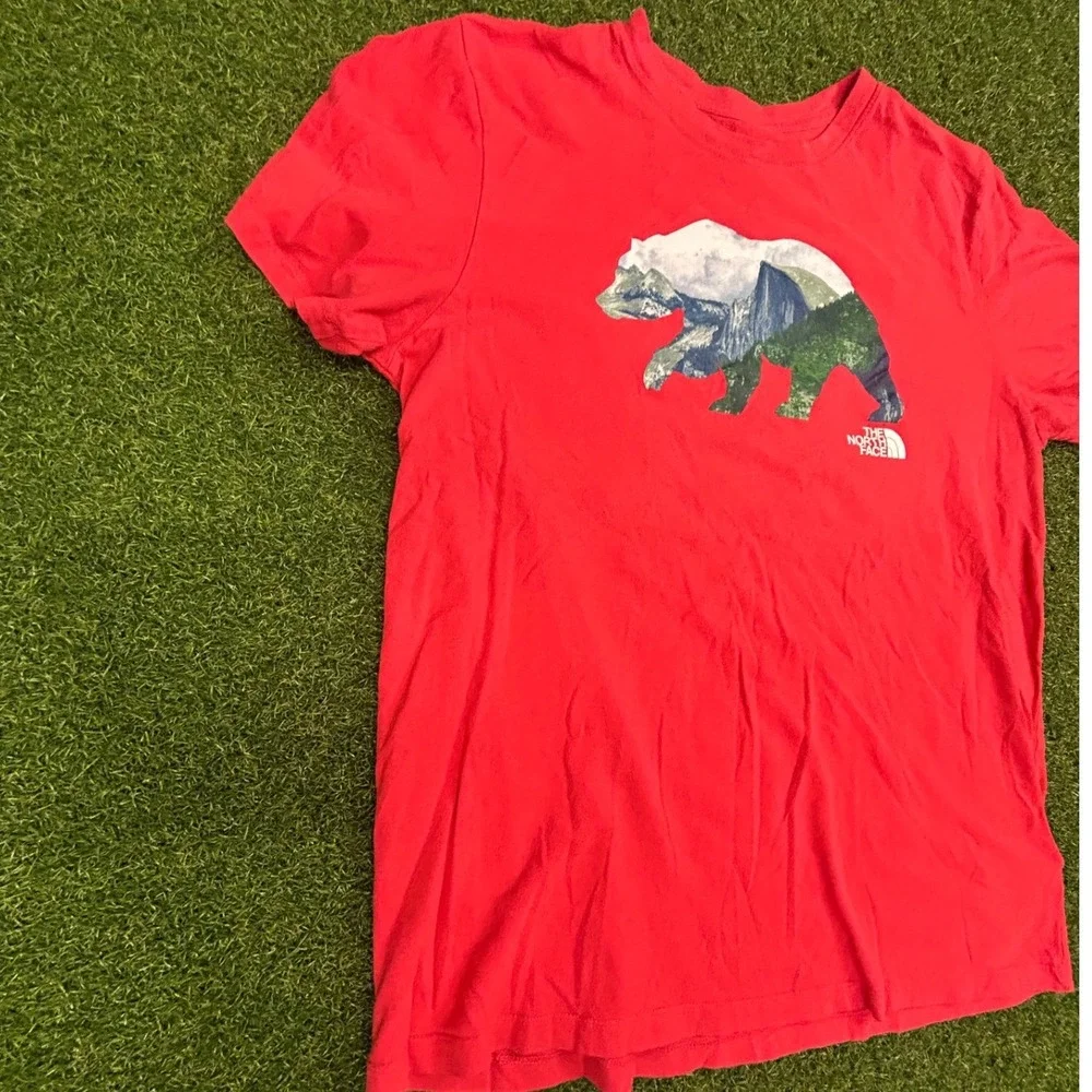 The North Face Mens Red California Bear Mountain Graphic T-Shirt Size M